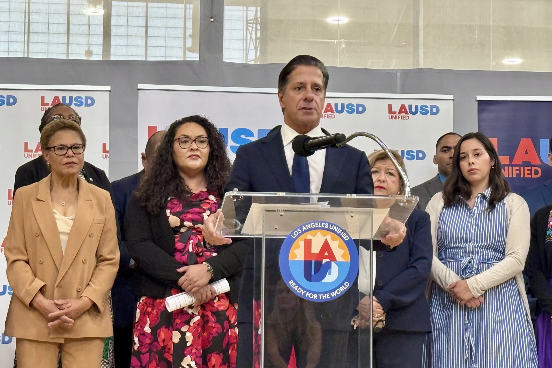LAUSD board meets to consider Carvlaho's employment